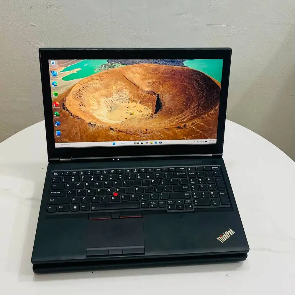 LENOVO THINKPAD P52 i7 gen 8  Ram 8Gb  SSD 256Gb VGA QUADRO T1000 *REC