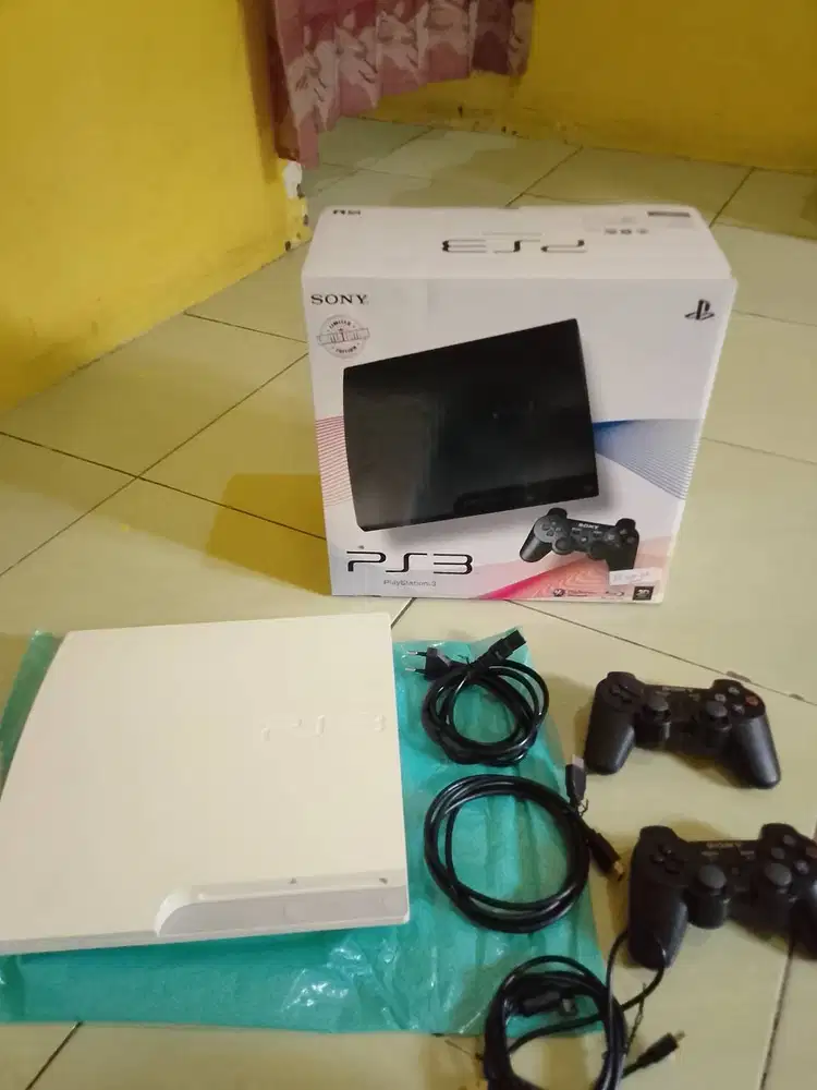 SONY PS3 SLIM HD 500GB 3XXX LIMITED EDITION