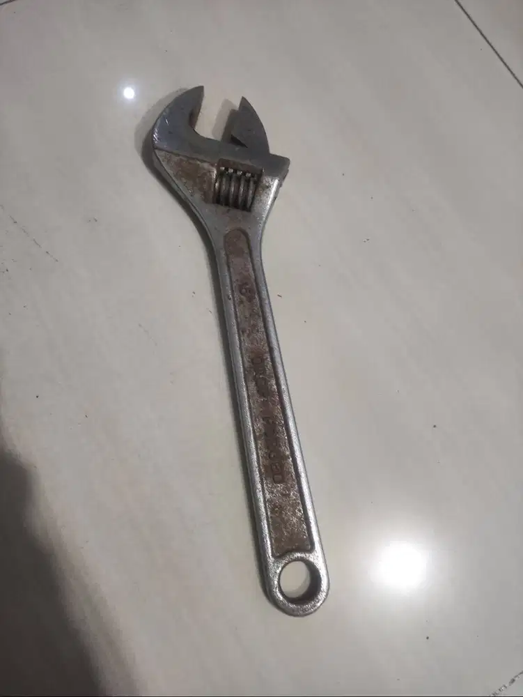 Kunci Inggris 15 375 mm - Adjustable wrench - Kunci Buka Baut Pipa JE