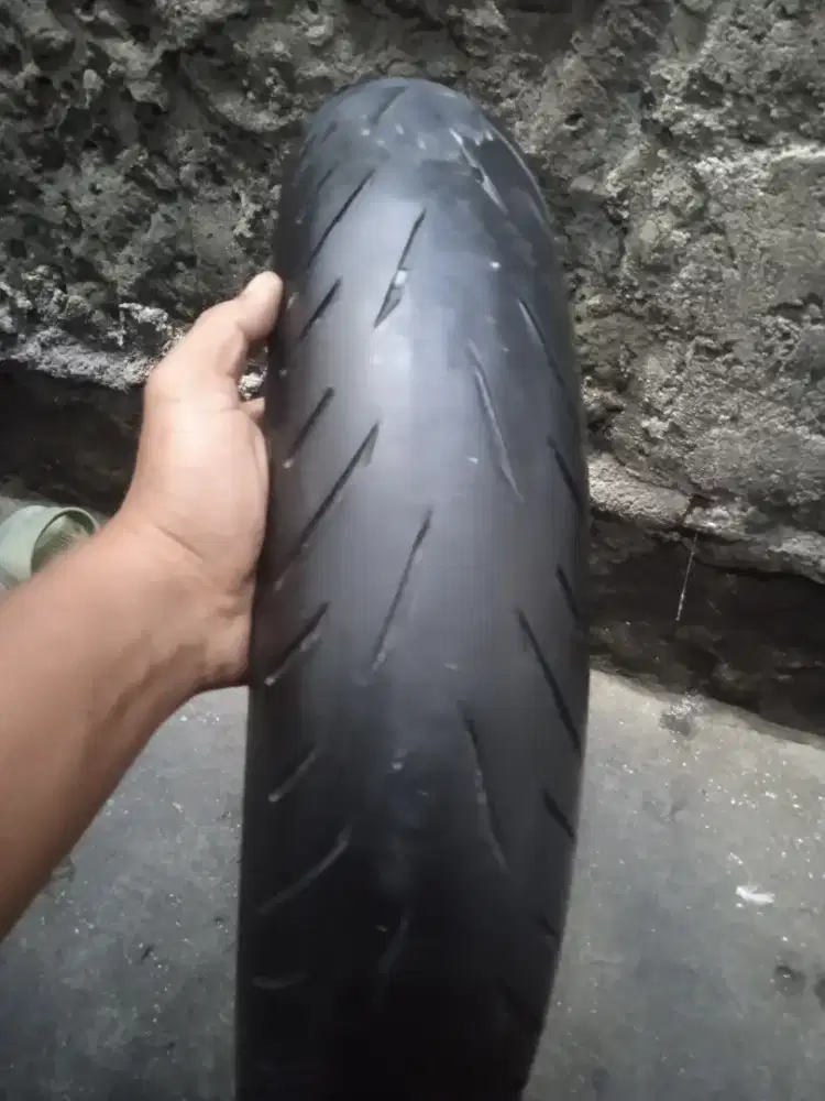 Ban Bridgestone 80/120 ring 17