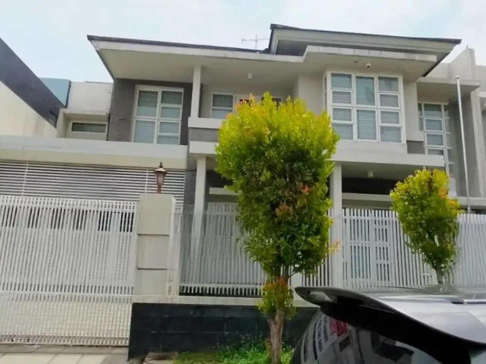 Rumah Eksklusif Puri Galaxy Dekat MERR Surabaya
