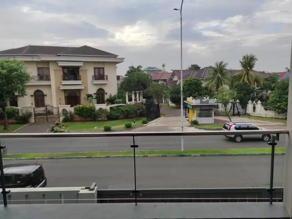 Dijual Rumah Mewah Full Furnish - Banjar Wijaya