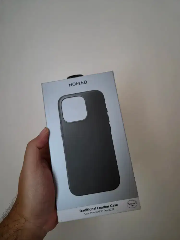 Case IPHONE 16 PRO NOMAD Traditional Leather