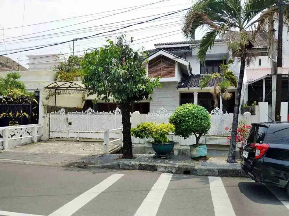Dijual Rumah sangat strategis buat Usaha Kos Kosan dan rumah tinggal di Rawamangun Jakarta Timur