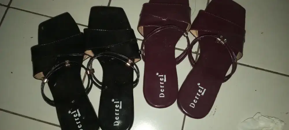 Sendal teplek wanita