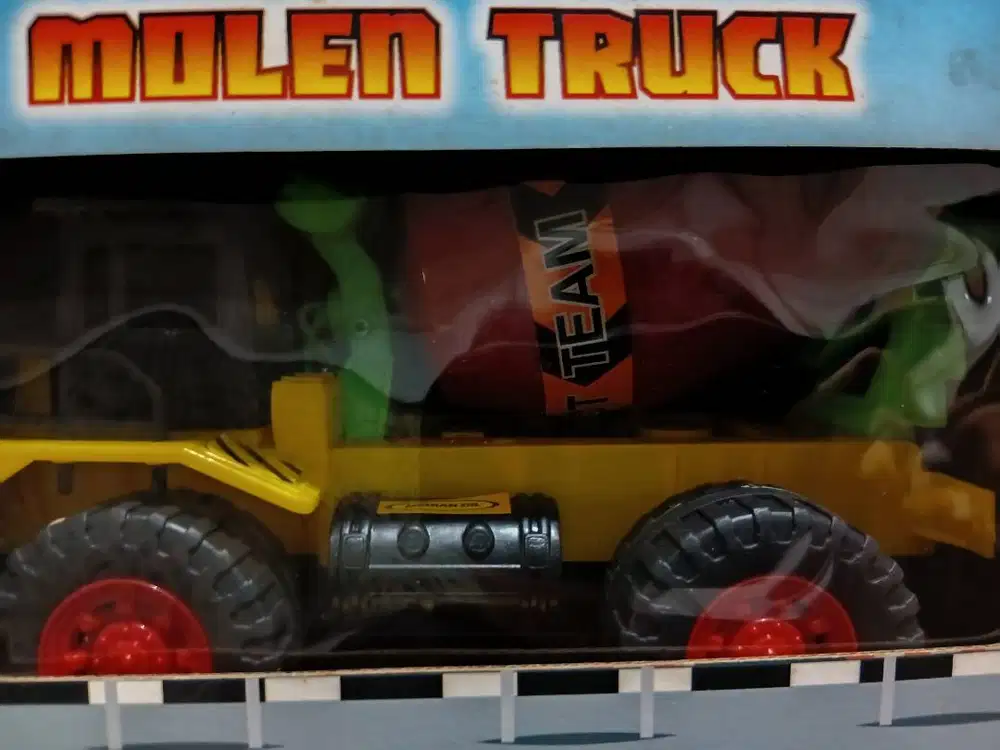 Mainan mobilan melon truck kuning