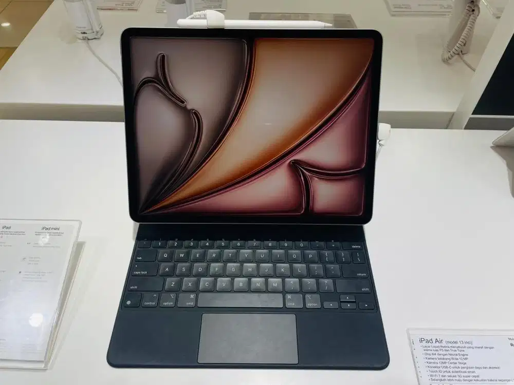 IPAD AIR (model 13 inci)