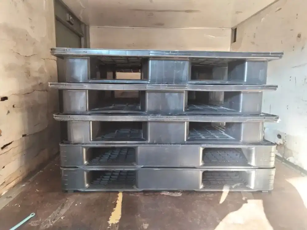 Pallet plastik bekas pilihan gudang