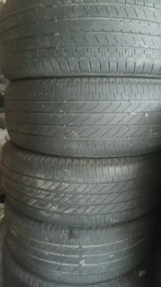 Ban Bridgestone 215/55/17