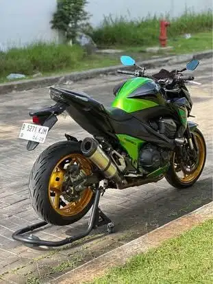 KAWASAKI Z800 2014