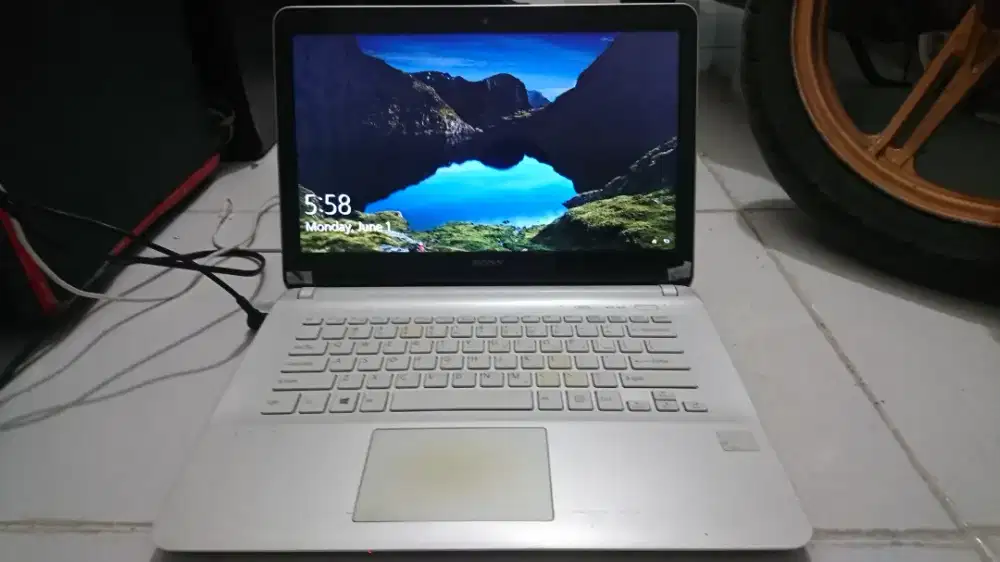 Jual laptop sony vaio ram 8 GB Hdd 500 GB Intel core i3