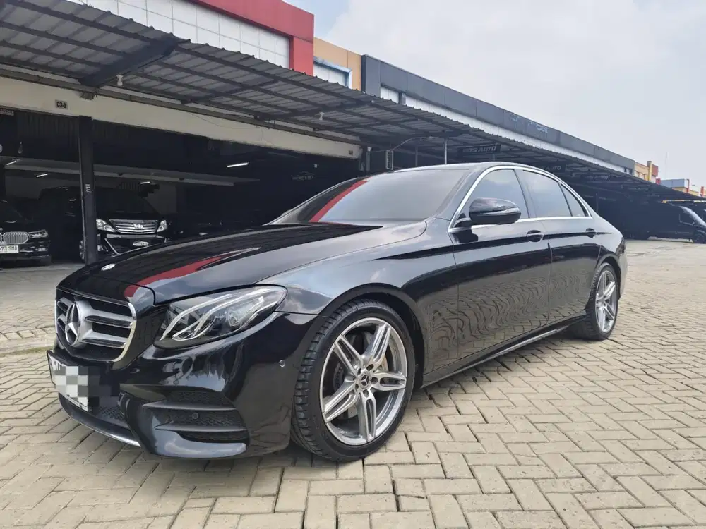 MERCY E300 AMG FACELIFT W213 AT 2019 BLACK ON BLACK LOW KM SUPER COND