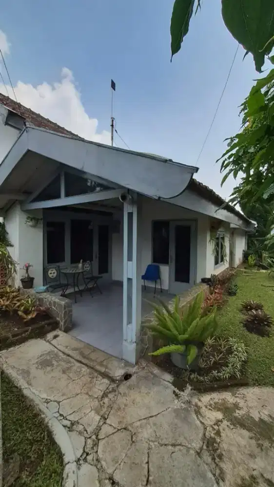 Rumah kokoh terawat adem dan asri di sangkuriang sayap Dago