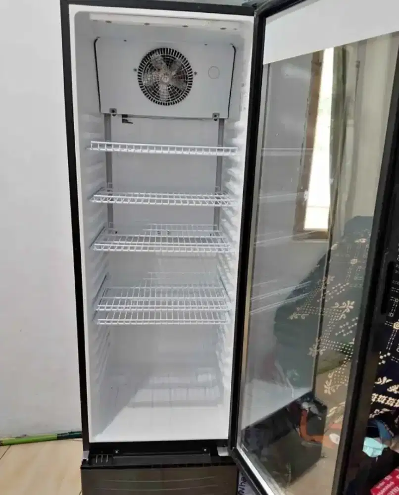 Dijual showcase