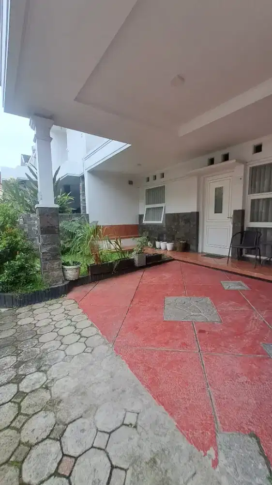 Rumah bagus siap huni dalam cluster di cigadung sayap dago
