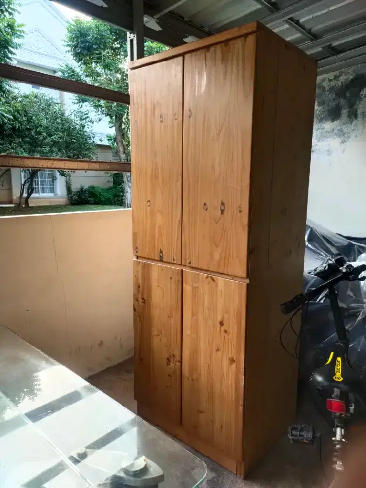 Lemari pakaian 2 pintu