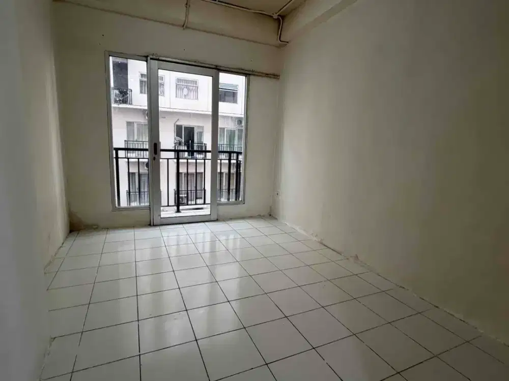 disewakan unit kosongan studio 22m jarang ada bagus siap huni