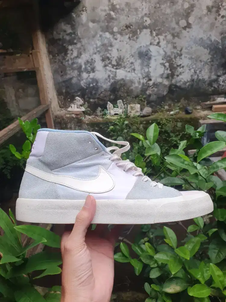 Nike blazer royal easter mid