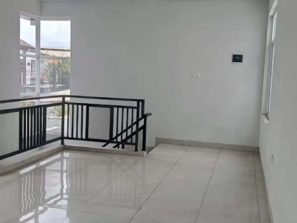 Rumah Baru Strategis Bisa Untuk Usaha di Leuwisari Raya Bandung