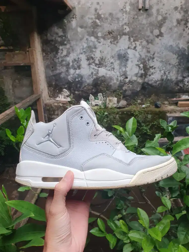 Nike jordan courtside 23 grey