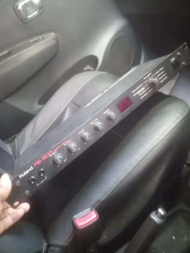 EFEK VOCAL ROLAND RE-800