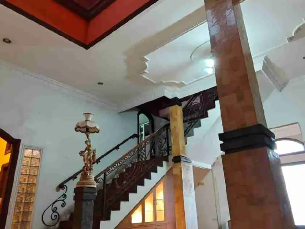TERMURAHH, TERIMA RENOVASI* 
Rumah Ciamik Lokasi Strategis
Di Kebonsari Elveka Dekat Al Hikmah sby