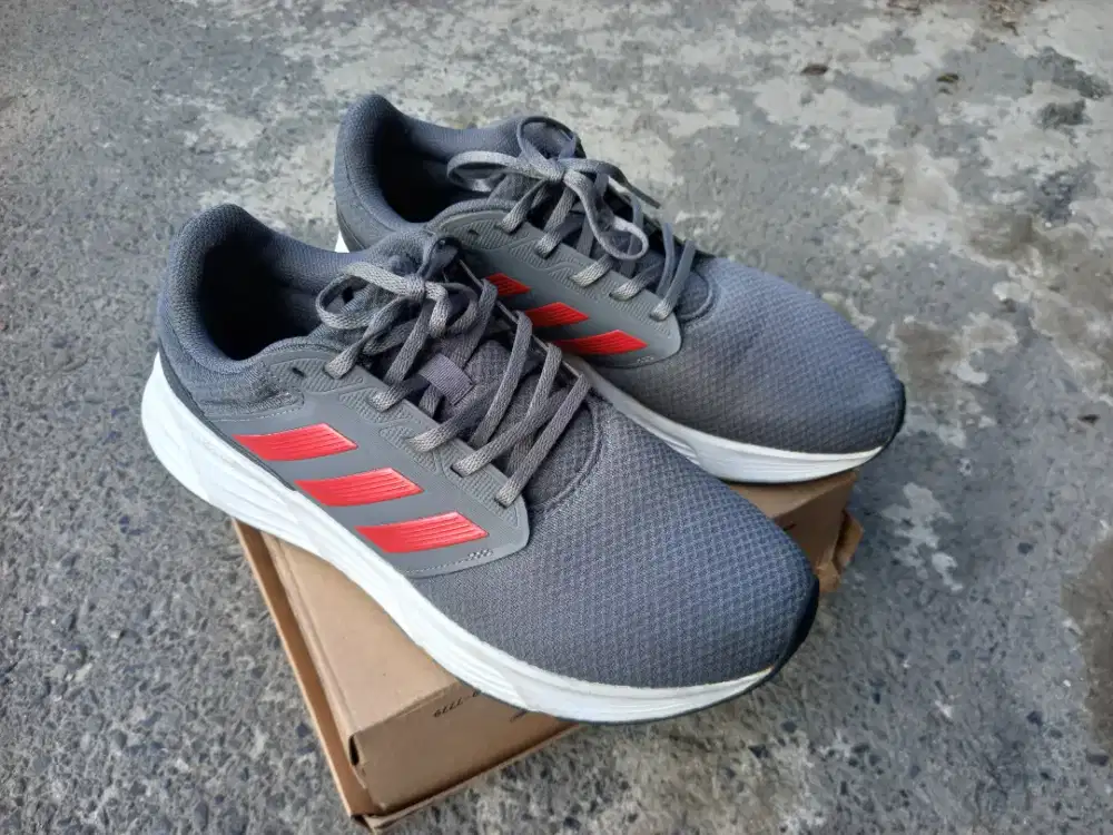 Sepatu adidas original size 45