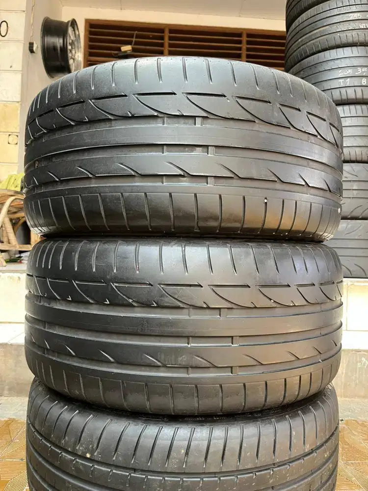 Ban Bridgestone Potenza S001  275 40 r19  2Pcs