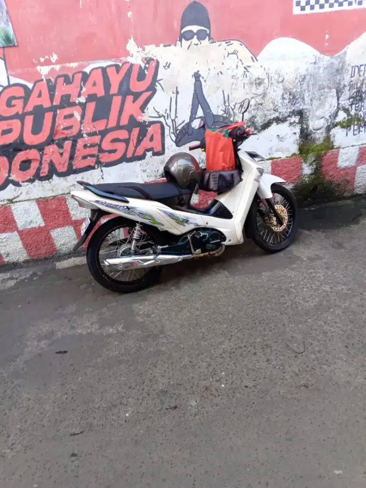 Bismillahirrahmanirrahim Jual SUPRA 125 Masih std mesin