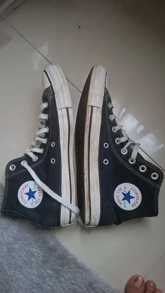sepatu converse