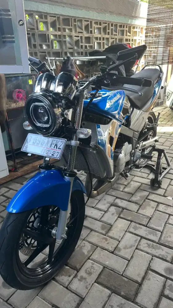 Dijual Kawasaki ninja 150 kis terawat dan jarang dipakai