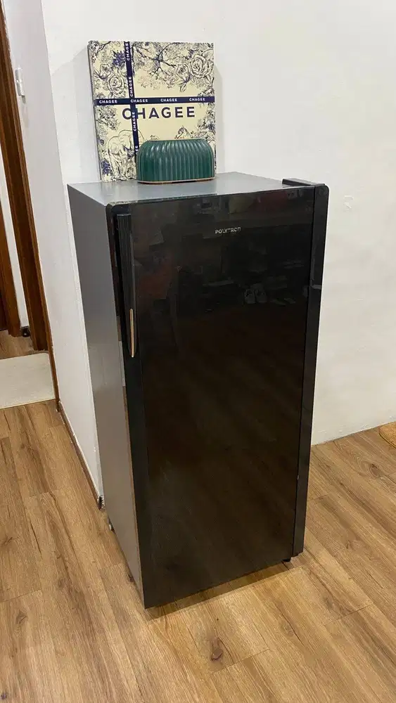 Polytron preloved 1 pintu - usia pakai 11 bulan
