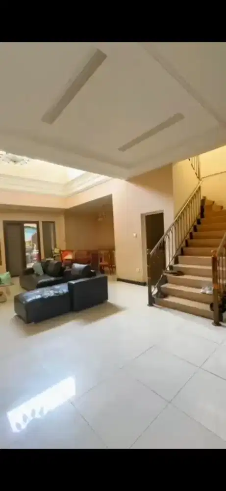 RUMAH LUAS HANYA 5M an ARAYA DEKAT MERR GALAXY MANYAR ITS RUNGKUT