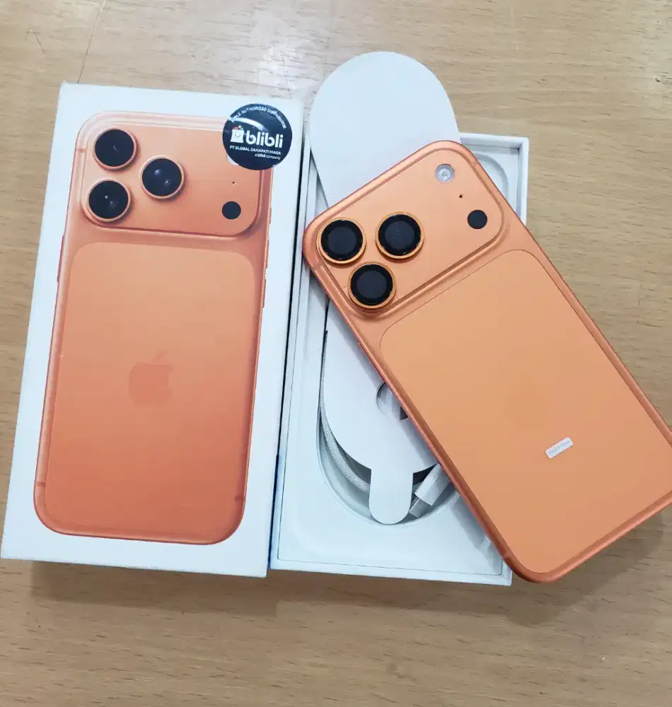iPhone 17 Pro 256GB Cosmic Orange Resmi