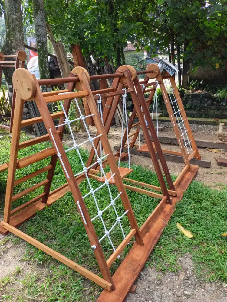 Playground Anak dari Kayu Estetik