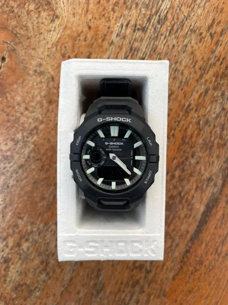 Jam Tangan Pria Casio G-Shock G-Squad GBA-950-1A