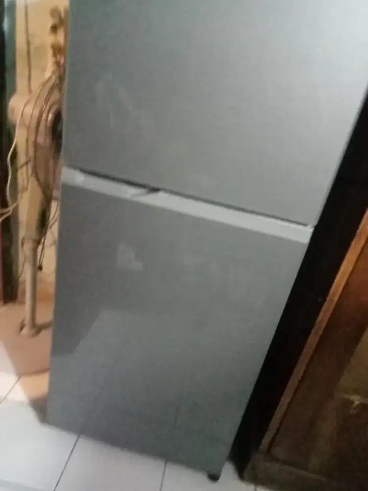 Jual cepat  lemari es 2pintu