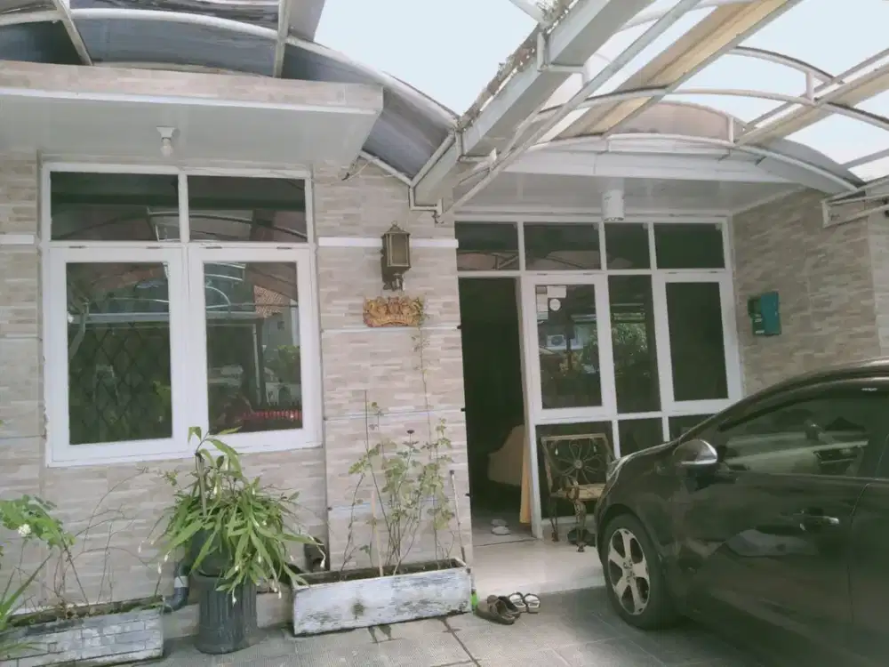 Di jual segera Rumah siap huni di dalam komplek lokasi strategis dekat RS hermina