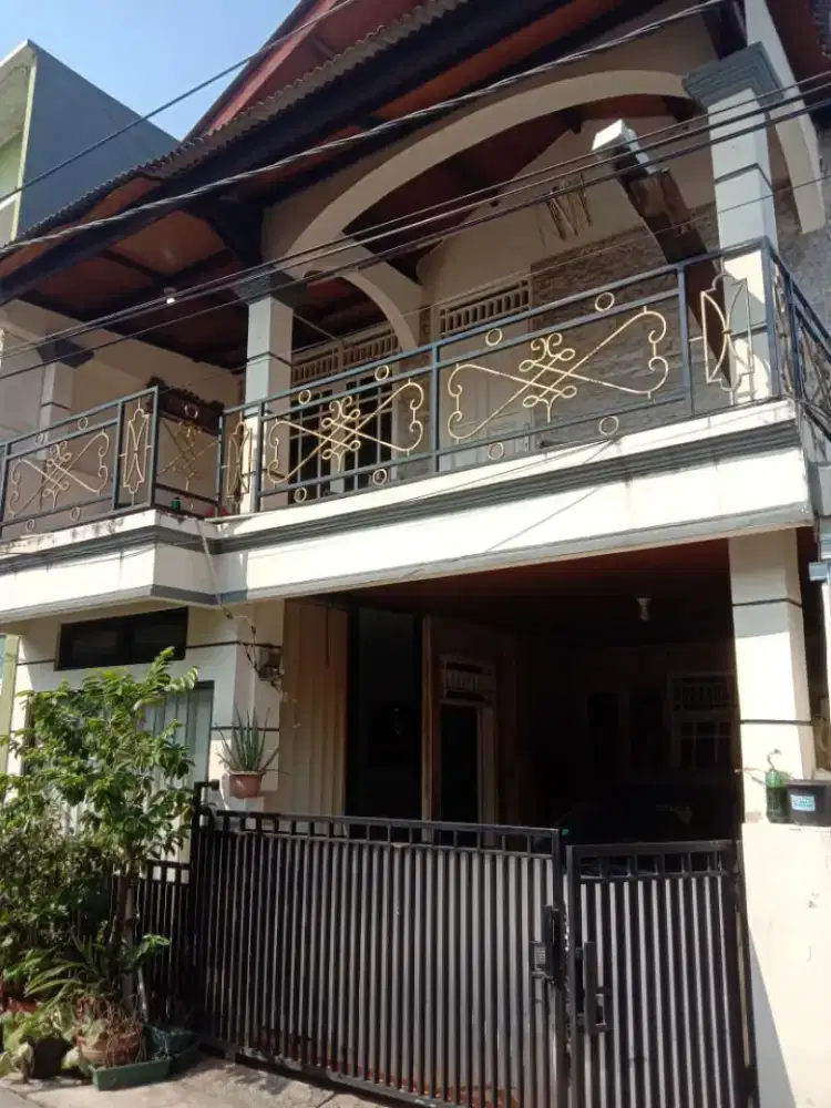 Dijual Rumah 2 Lantai, SHM, Bekasi Selatan