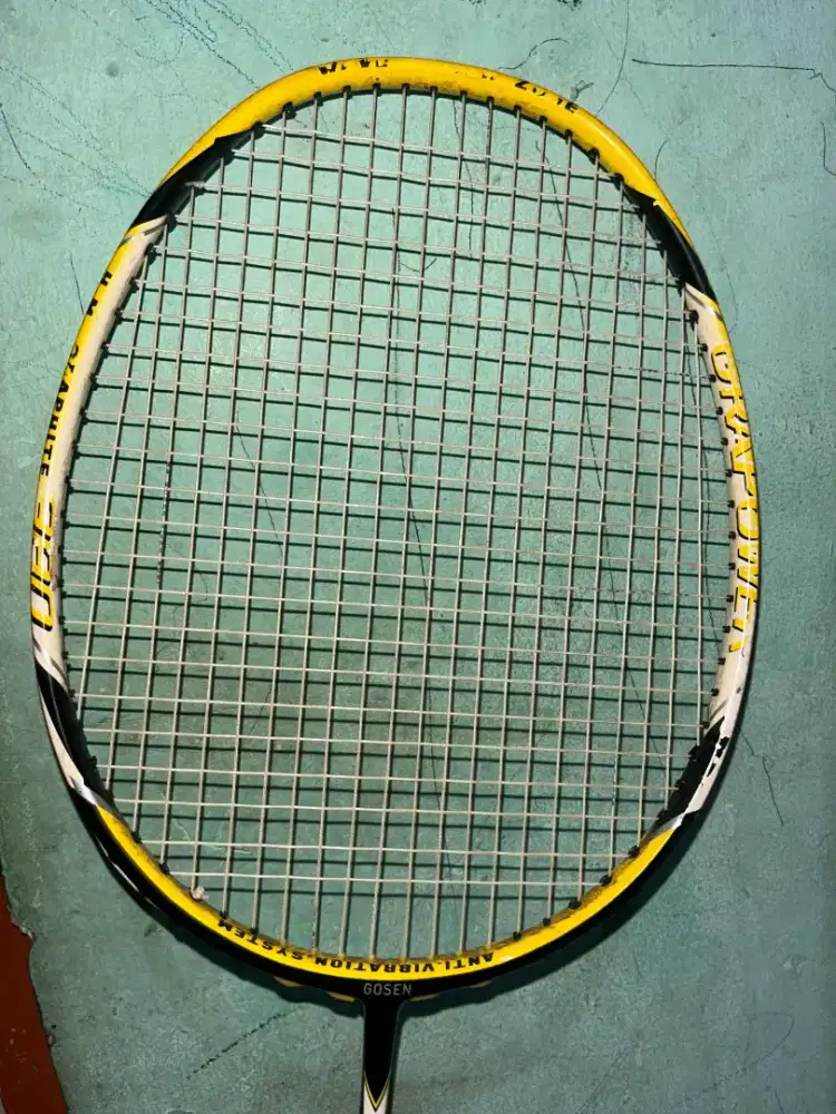 Di jual raket bulu tangkis