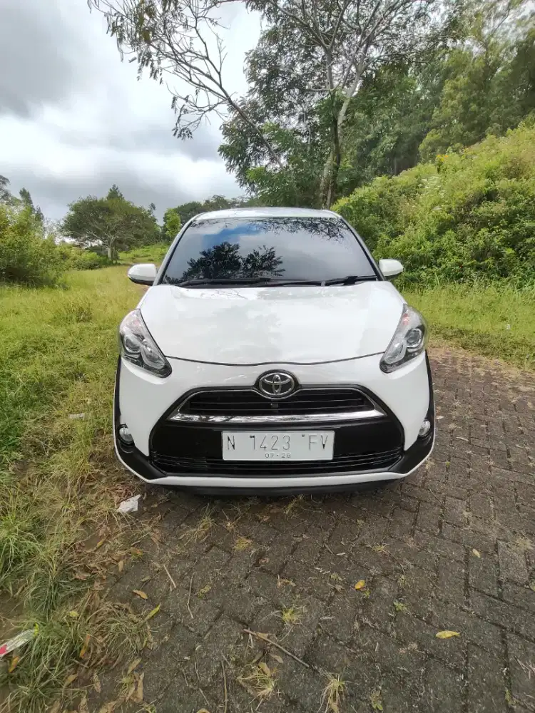 Toyota Sienta V AT 2018 tinggal pakai aja