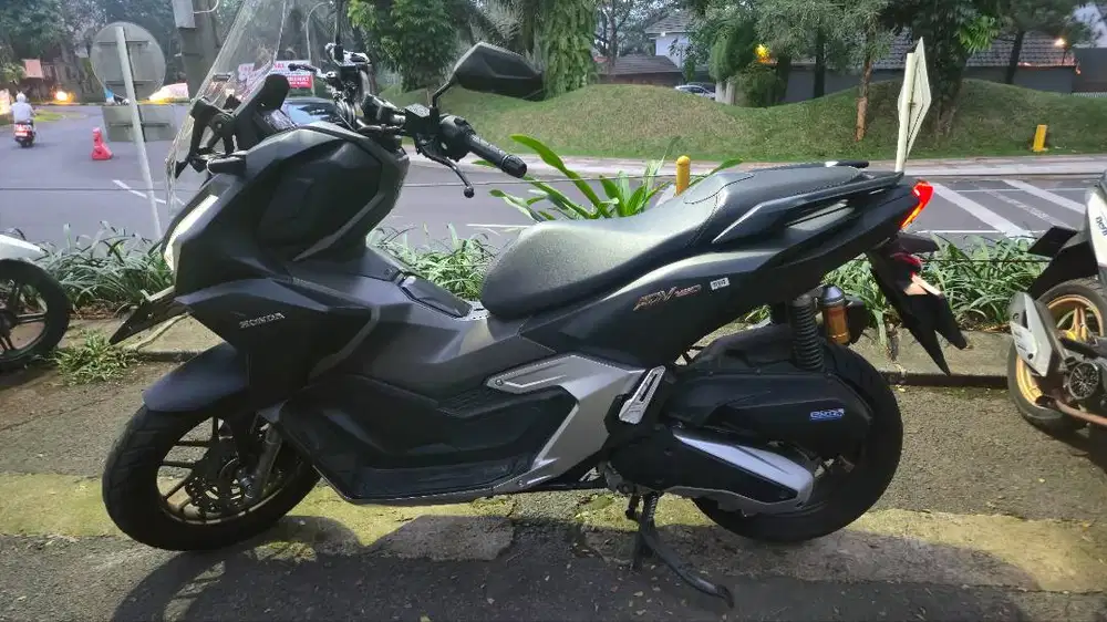 ADV ABS 160cc Hitam Tangan Pertama