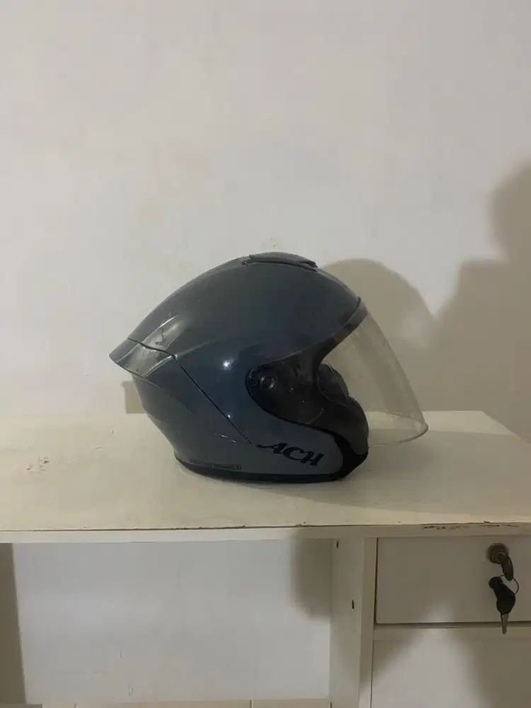 DIJUAL CEPAT HELM MERK ACH WARNA ABU - ABU