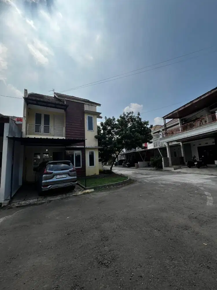 Rumah Hook 2 Lantai Cozy Mansion Harjamukti Dekat LRT & Tol