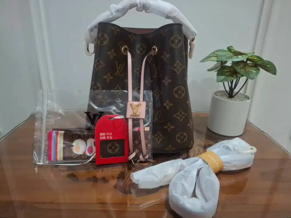 Luxury Brand Neo Mono