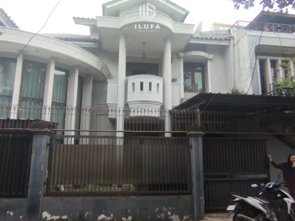 dijual rumah 2lt lokasi strategis jalan utama radio dalam