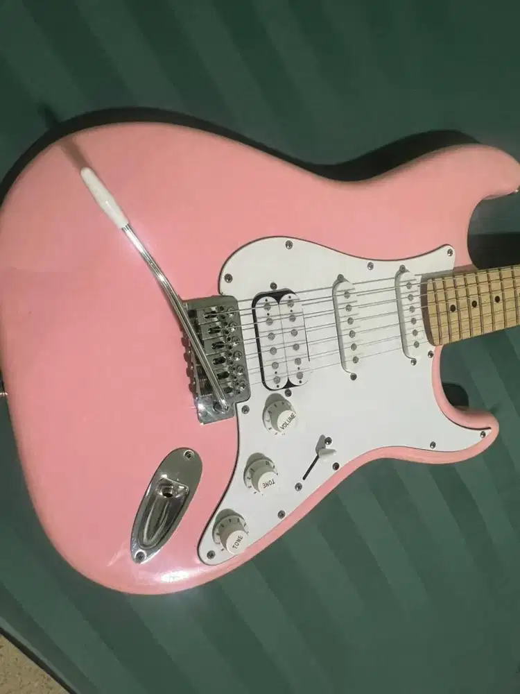Gitar Listrik Aria Pro II STG 004/M Kawai Pink