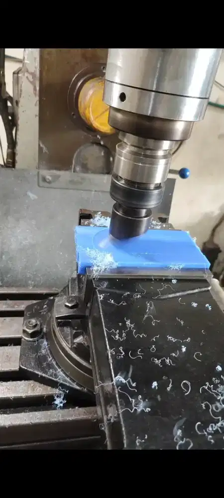 operator bubut milling