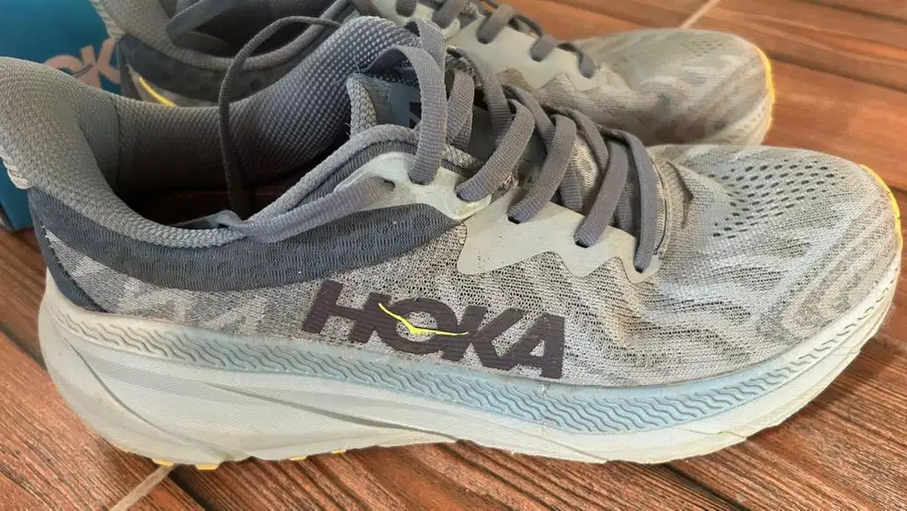 Sepatu Trail run HOKA