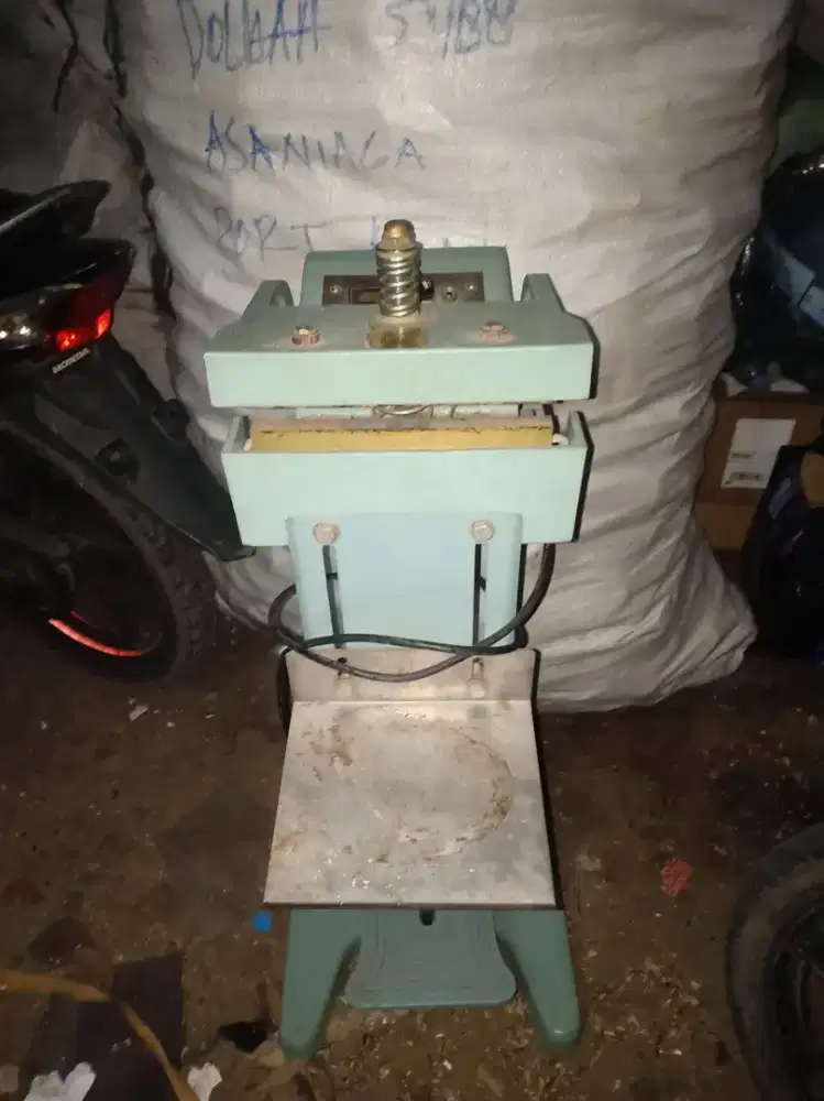 heanting pedal impluse seler/ mesin pres plastik